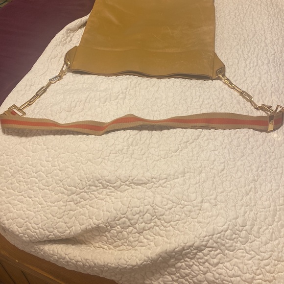 🩷 GUCCI CROSSBODY RARE! 🩷 - Picture 12 of 16